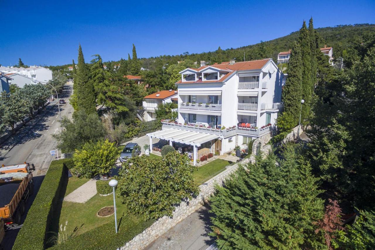 Ivan & Anka Apartments Bojko Selce Exterior foto